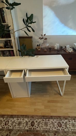 Ikea Micke corner desk