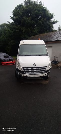 Renault master van for parts.