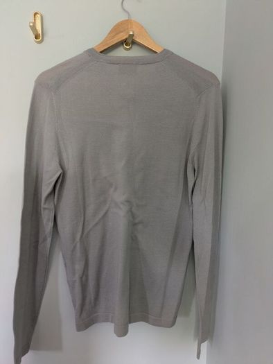 Men's DKNY v-neck jumper brand new