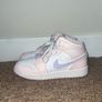 air jordan mid 1 shoes Image 2