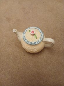 Tea pot