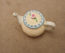 Tea pot