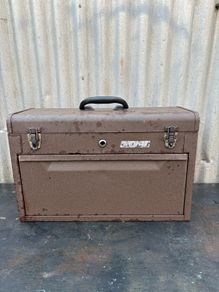 Vintage Waterloo Engineeering tool box with liners