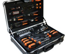 MACHOMAN 146 Piece Professional Aluminum Case with Multiple Tools