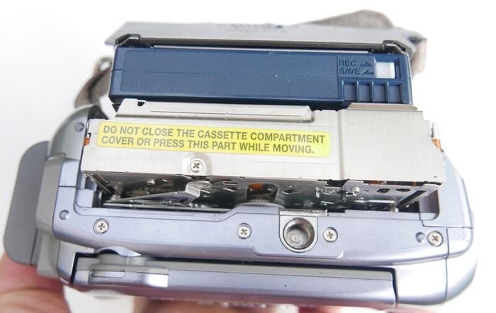 Canon MV900 MiniDV Camcorder with charger, works well.
