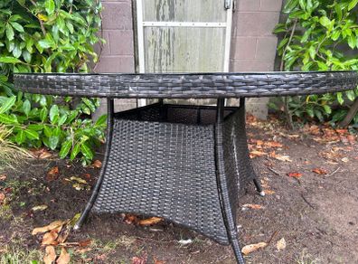 free table and chairs