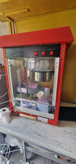 Commercial Popcorn Machine