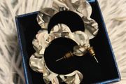 Gray Tortoiseshell Scalloped Hoop Earrings Acrylic Retro Style