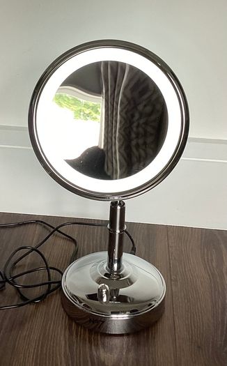 Makeup mirror