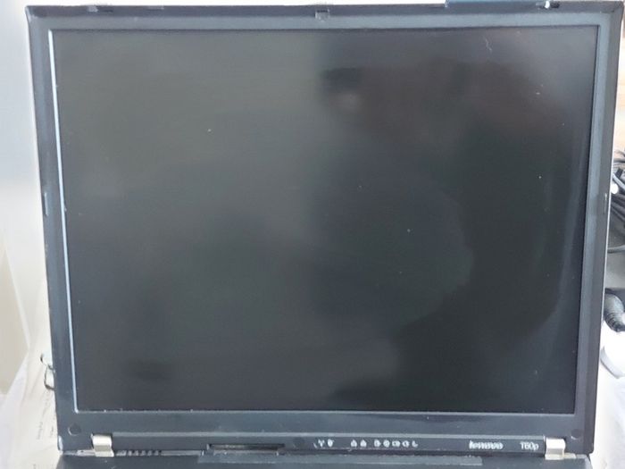 Lenovo T60p IBM Thinkpad, in excellent cosmetic condition, Battery is Good but states Error with Date & Time, and displays Lock Sign