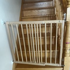 Baby Dan adjustable wooden stair gates