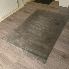 Large grey Rug