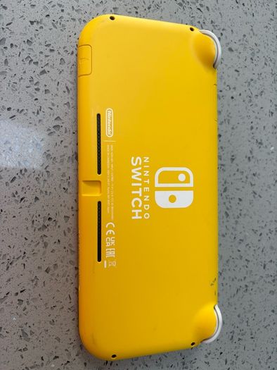 Nintendo Switch Lite (Yellow)
