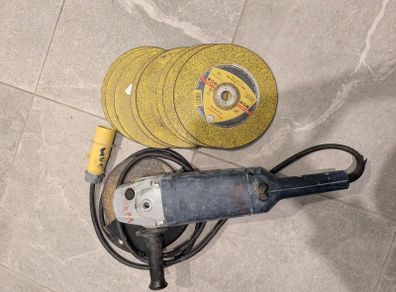 2x 230mm Angle Grinders + Discs
