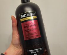 TRESemme Revitalise color shampoo 900ml NEW