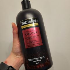 TRESemme Revitalise color shampoo 900ml NEW