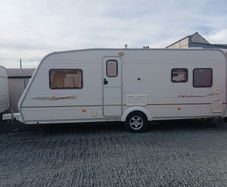 2005 bailey senator caravan fixed bed
