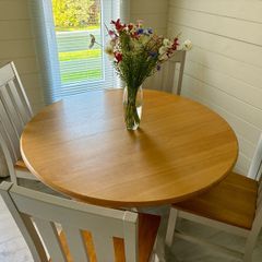 Dining Table, 4 x chairs and Bench. Solid Oak.