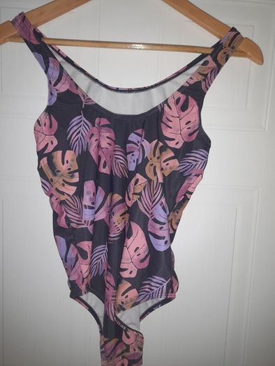 girls swimsuit