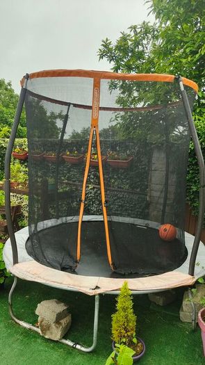 trampoline - 8ft
