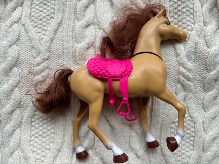 2018 Mattel Barbie Horse from Hugs N Horses Playset Pink Saddle Head Moves Used Please look at the pictures