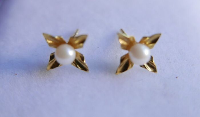 Vintage Solid 9ct Yellow Gold 375 Pearl Stud Earrings, Flower Style 0,9g