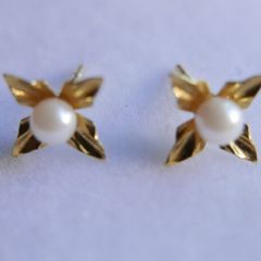 Vintage Solid 9ct Yellow Gold 375 Pearl Stud Earrings, Flower Style 0,9g