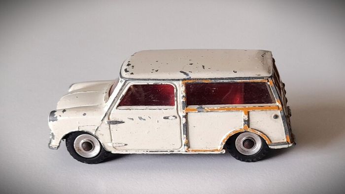 Diecast Vintage Dinky Toys Morris Mini Traveller - Fair to Good Original Condition/No Box