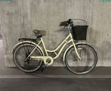 Ladies Hybrid City Bike, Moving Sale Dublin