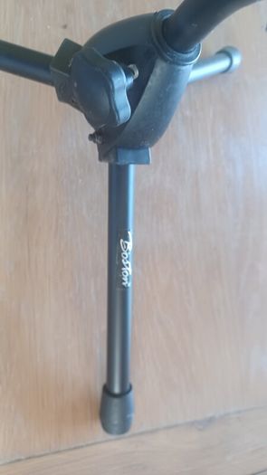 saxophone stand