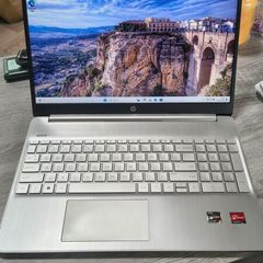 HP Laptop / 12gb / Ryzen 3 / 256gb