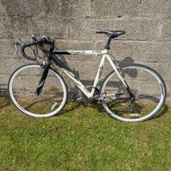 Mens medium racer bike