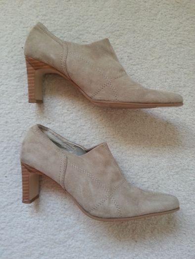 Cream High Heel Shoes