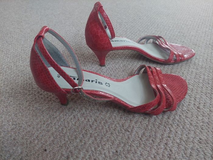 Red Tamaris Sandals, Size 7