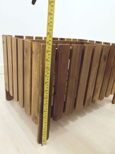 Planters. 4X flower stands. 4X beautiful solid wood planters. This set of four planters