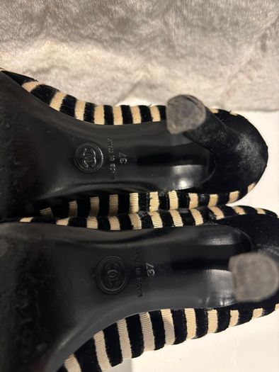 CHANEL Velvet Pumps (Size 37)