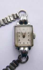 Vintage 1940 / 1950s art deco Silver Chrome Square Bezel Case Ladies watch / art deco cocktail watch, works well