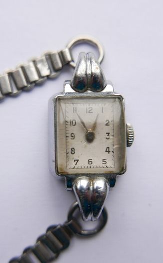 Vintage 1940 / 1950s art deco Silver Chrome Square Bezel Case Ladies watch / art deco cocktail watch, works well