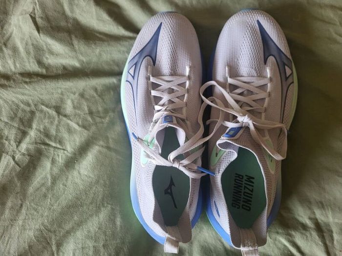 Mizuno Neo Vista