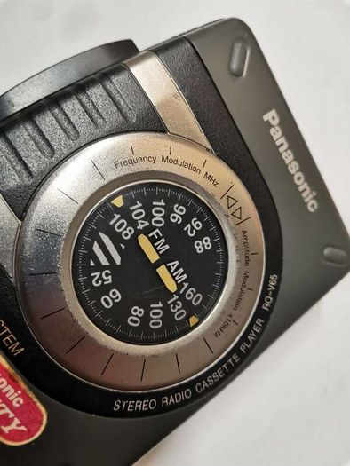 Panasonic RQ-V65 Cassette Walkman Player