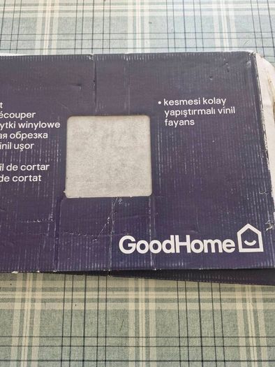 Self-adhesive floor tiles