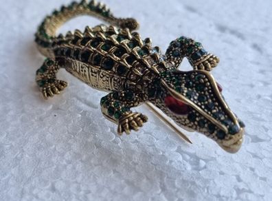 Crockodile brooch