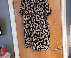 Shein Dress. .  S. 46- 16-18.   New - No Tag.