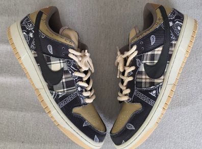 Nike x Travis Scott SB Dunk Low sneakers
