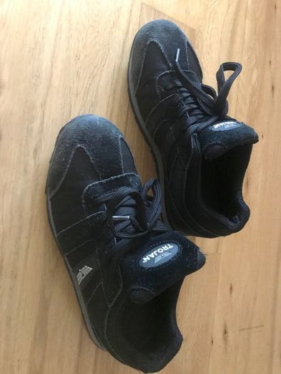 Safety shoes size 6uk, 39 eu
