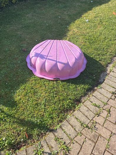 Free water shell / sand pit (no cracks)