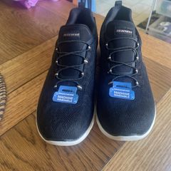 NEW Ladies Skechers summits / slip ons size 7uk