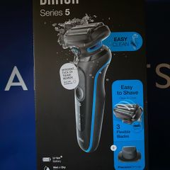 Braun Series 5 electric shaver with precision trimmer wet & dry brand new