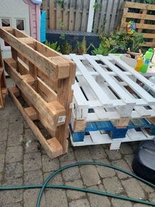 Wood 6 x wooden pallets FREE