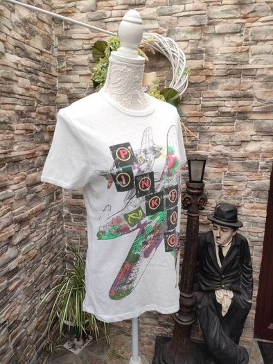 Pink Floyd Platinum Collection Ltd Edition T Shirt This T-shirt would have been part  of a collection of 6 sold on the official website. Only 1000 made. Size Small